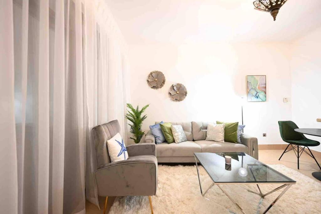 Brand New Furniture . Close To Dubai Mall. מראה חיצוני תמונה