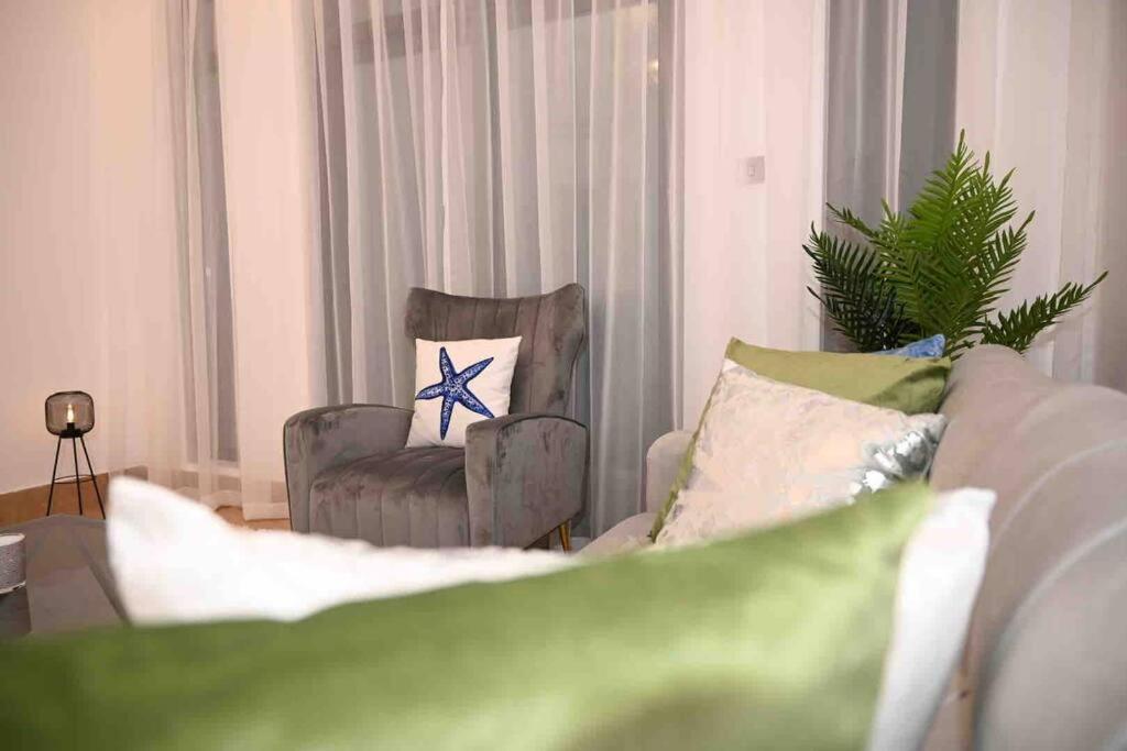 Brand New Furniture . Close To Dubai Mall. מראה חיצוני תמונה