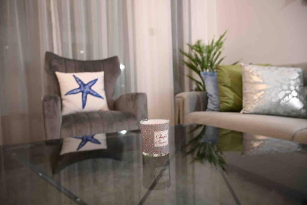 Brand New Furniture . Close To Dubai Mall. מראה חיצוני תמונה
